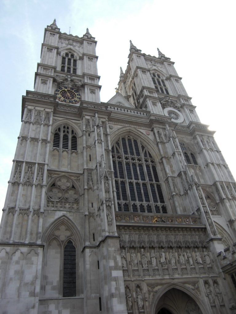  Westminster Abbey西門10石像