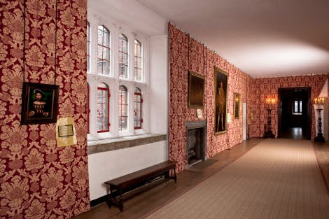 Hampton Court Palace - HAUNTED GALLERY
